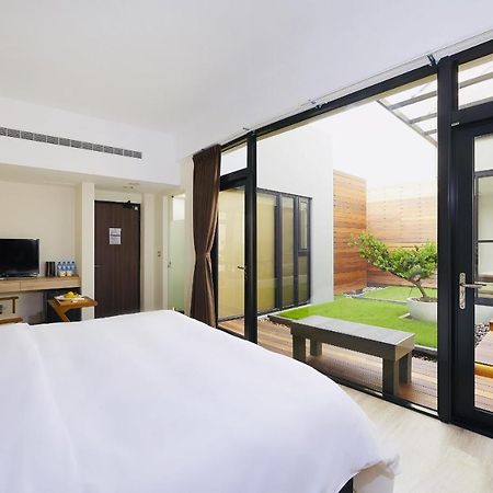 Hotel Z Taichung Exterior photo